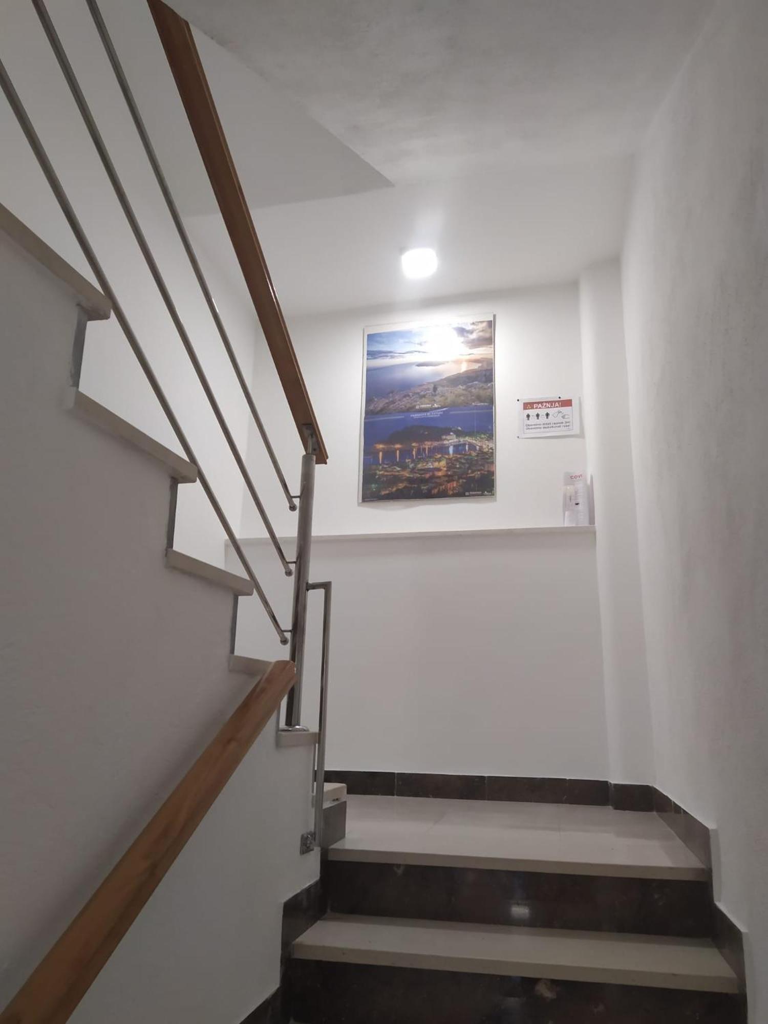 Apartmani Diki Макарска Экстерьер фото