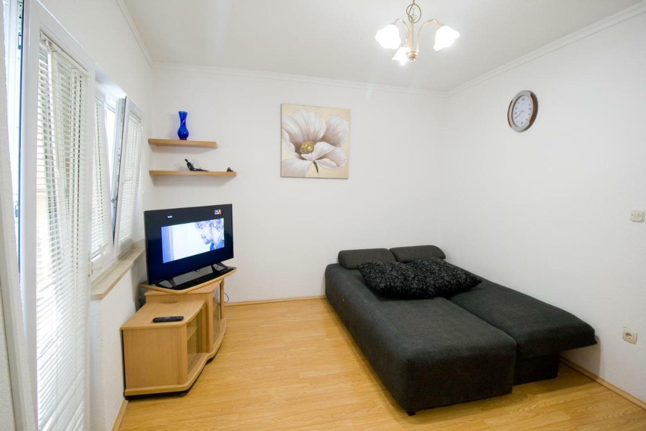 Apartmani Diki Макарска Экстерьер фото