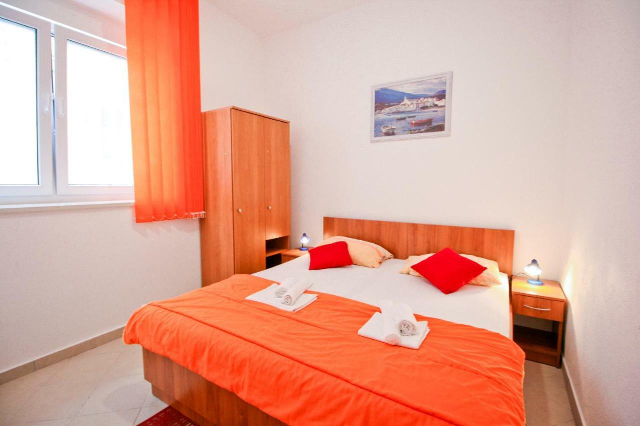 Apartmani Diki Макарска Экстерьер фото