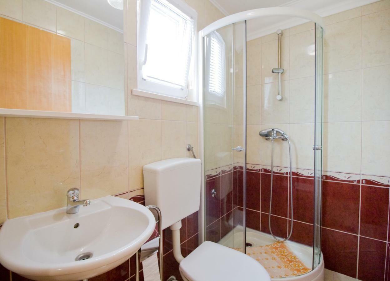 Apartmani Diki Макарска Экстерьер фото
