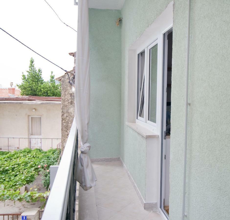Apartmani Diki Макарска Экстерьер фото