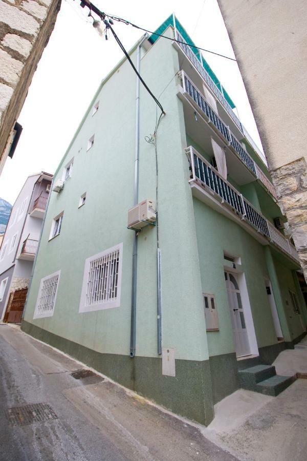 Apartmani Diki Макарска Экстерьер фото