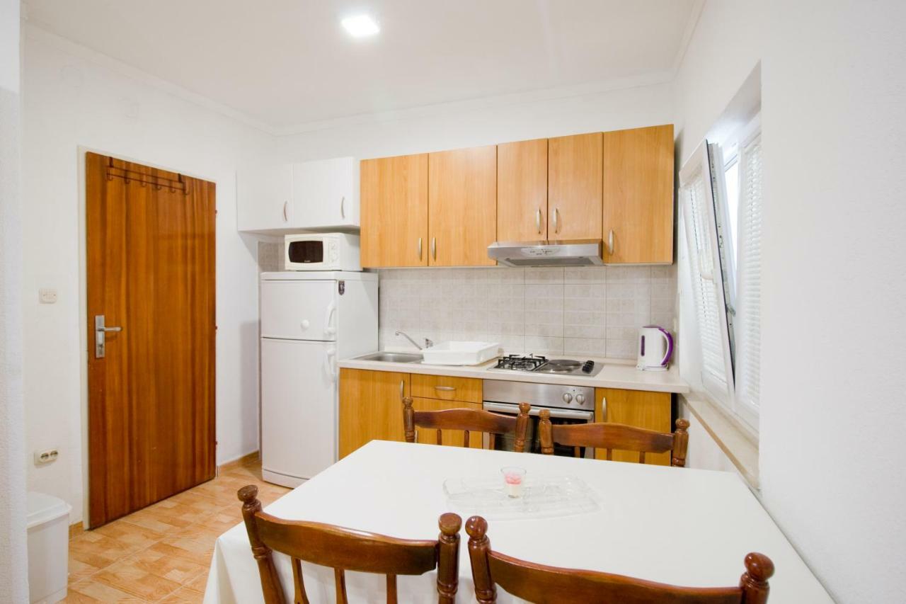 Apartmani Diki Макарска Экстерьер фото