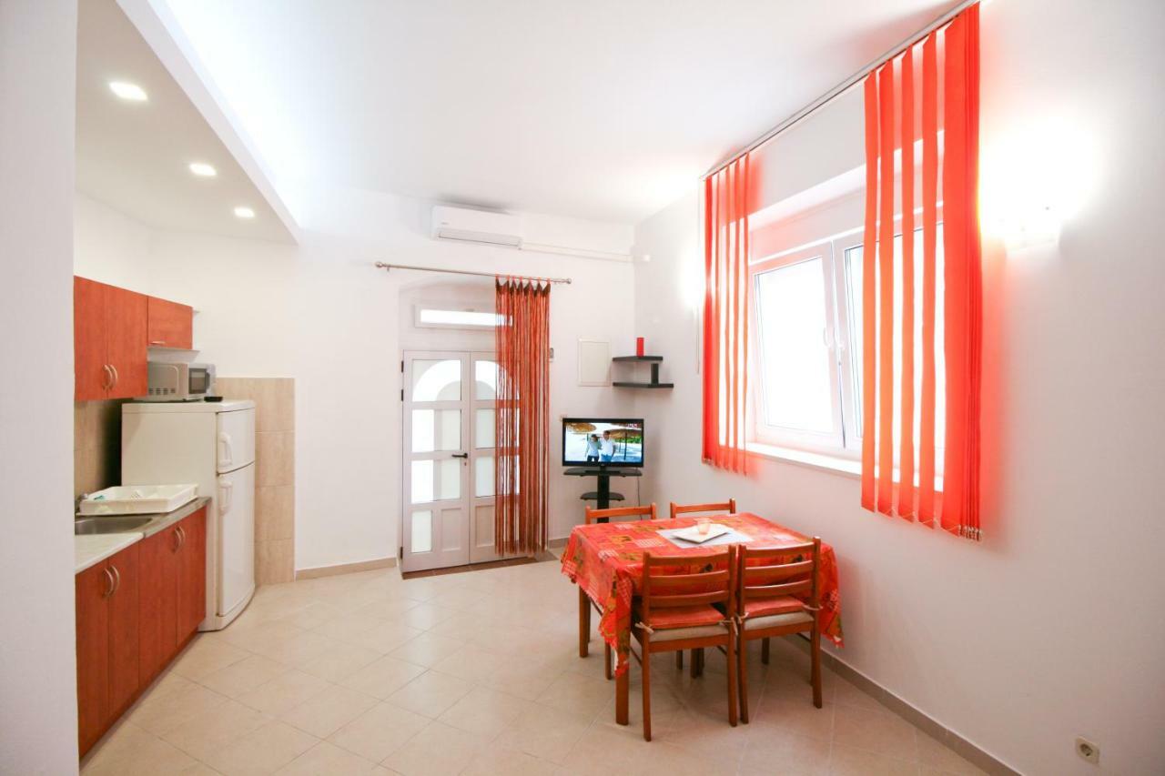 Apartmani Diki Макарска Экстерьер фото