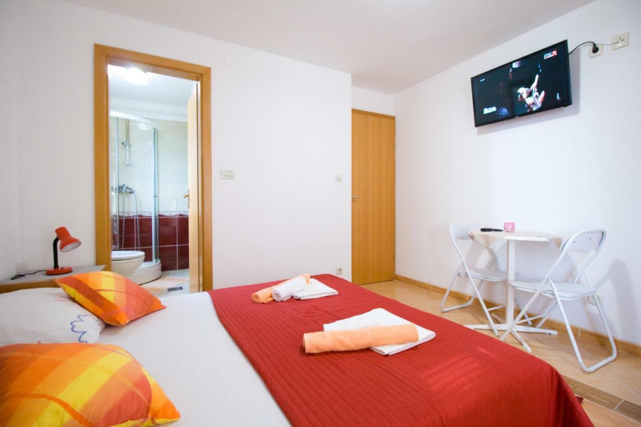 Apartmani Diki Макарска Экстерьер фото