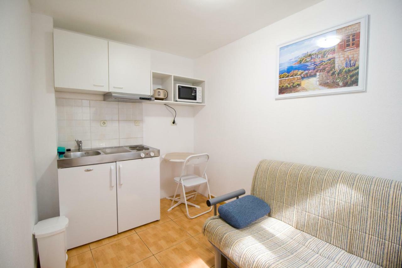 Apartmani Diki Макарска Экстерьер фото