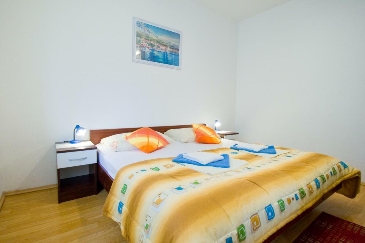 Apartmani Diki Макарска Экстерьер фото