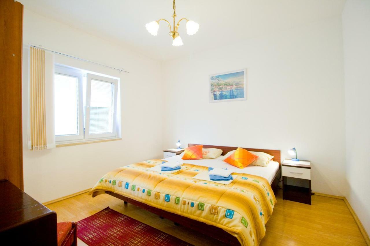 Apartmani Diki Макарска Экстерьер фото