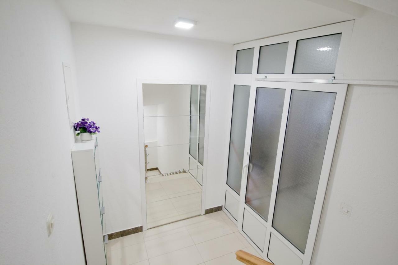 Apartmani Diki Макарска Экстерьер фото
