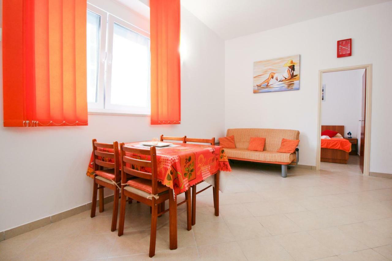 Apartmani Diki Макарска Экстерьер фото